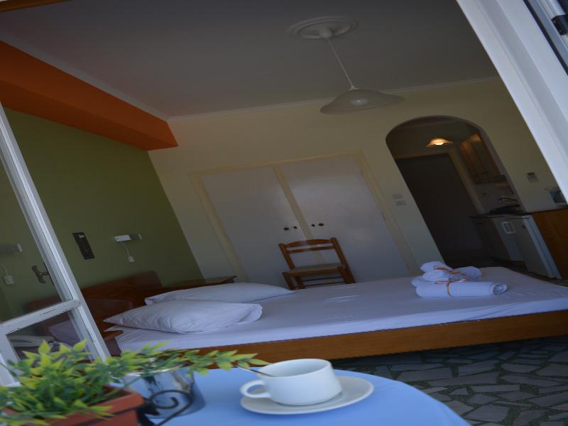 Montes Apartments & Studios Alykanas  Exteriér fotografie