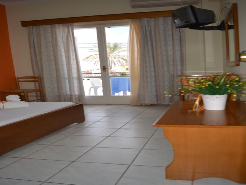 Montes Apartments & Studios Alykanas  Exteriér fotografie