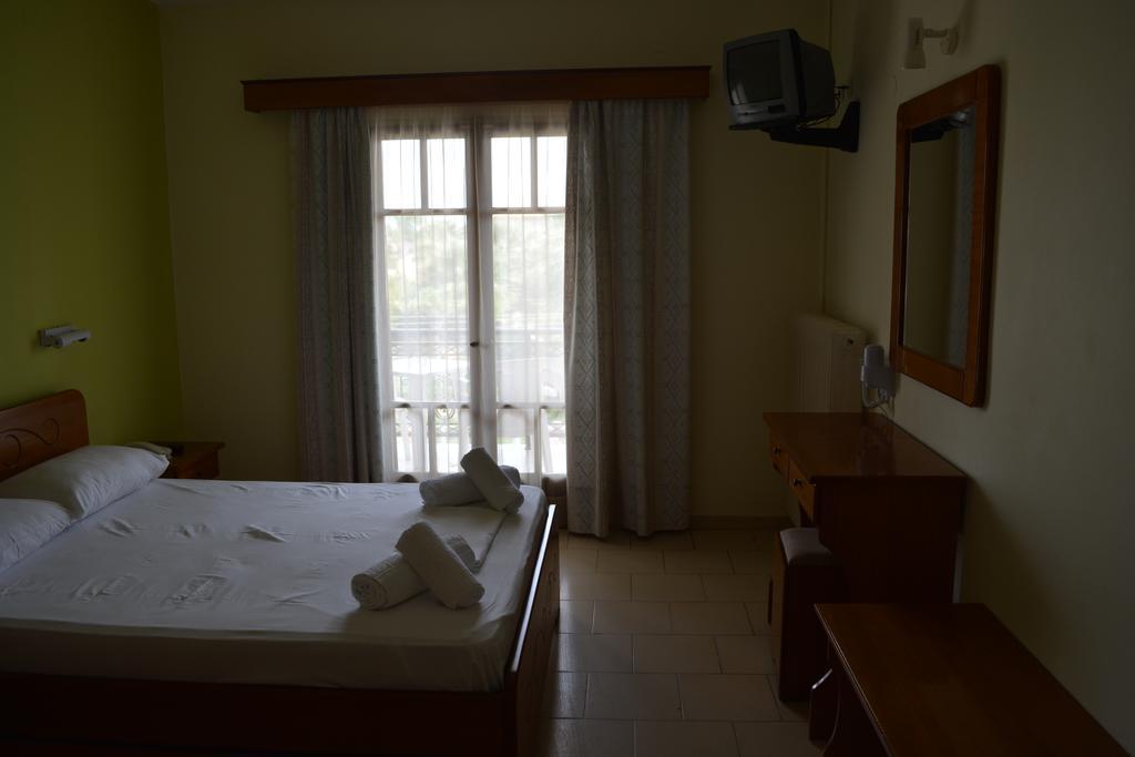Montes Apartments & Studios Alykanas  Exteriér fotografie